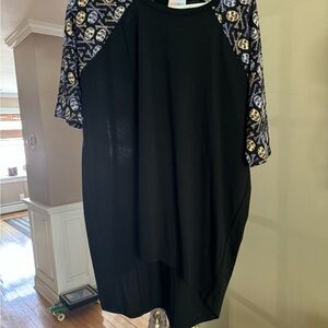 XS Lularoe Irma t shirt